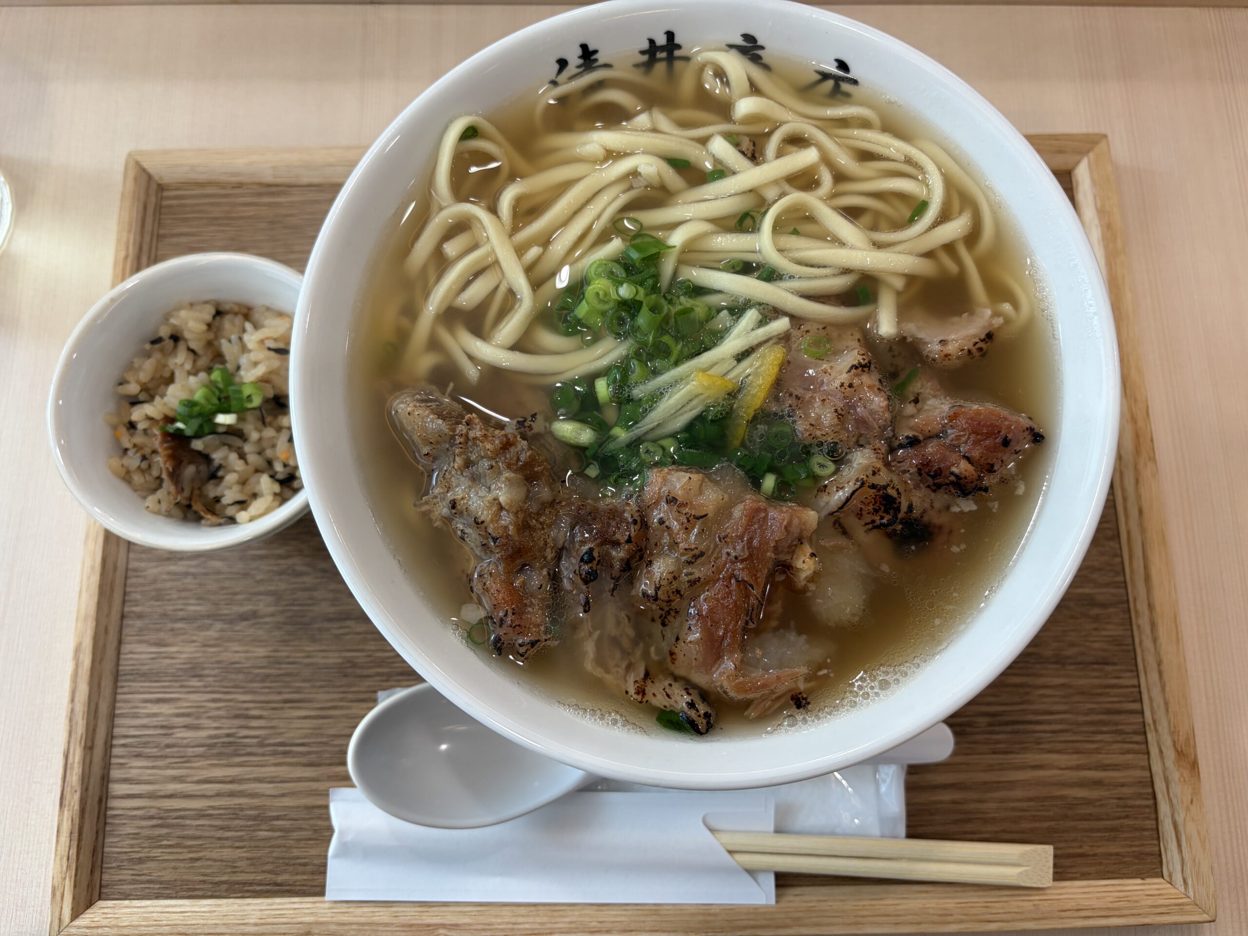 清井商店のソーキそばとランチサービスのじゅーしー
